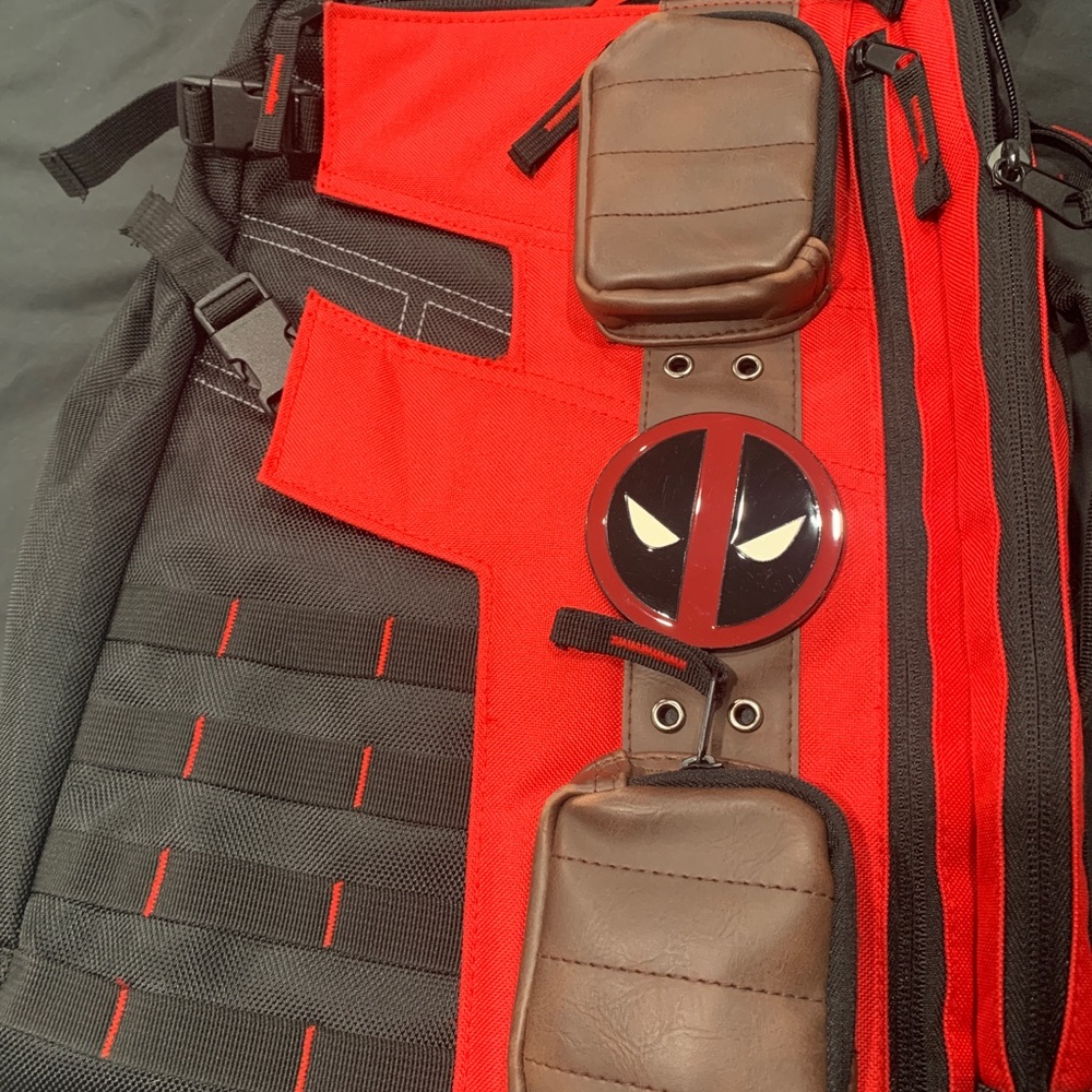Deadpool convertible backpack!